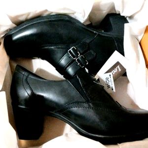 Thom McAn Women's size 9W